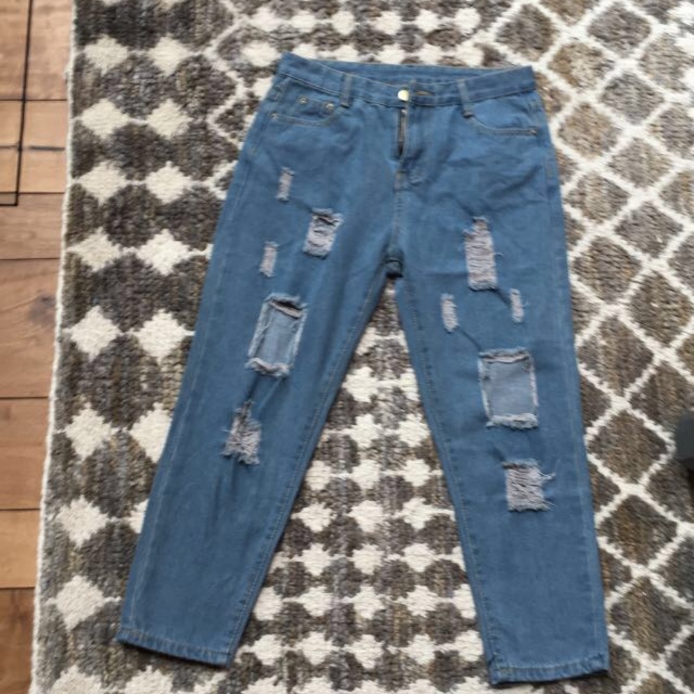 Distressed Boyfriend Jeans